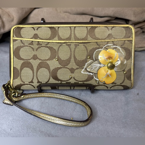 Coach Handbags - Coach Signature 3D Floral Wristlet Wallet